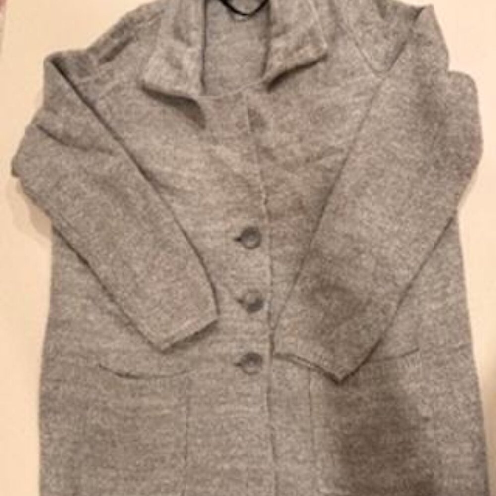 TORRID 3 BUTTON CARDIGAN WITH POCKETS
